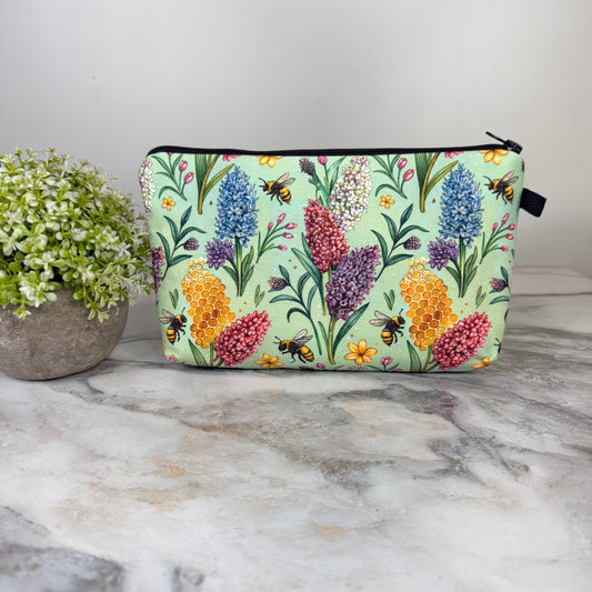 Pouch - Bees Hydrangea on Mint